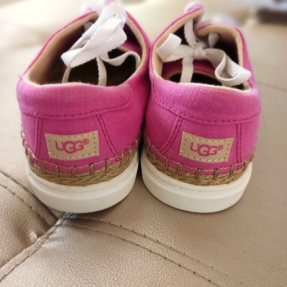 UGG Pink Sneakers NEW Sz 5 SWEET - Picture 3 of 4